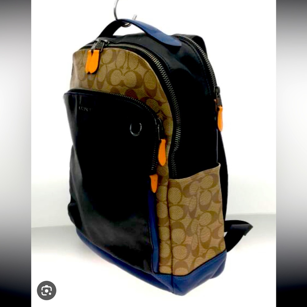 Coach Graham Backpack 1/2" (L) x 15 3/4" (H) x 4 3/4" (W)
Style No. 89940